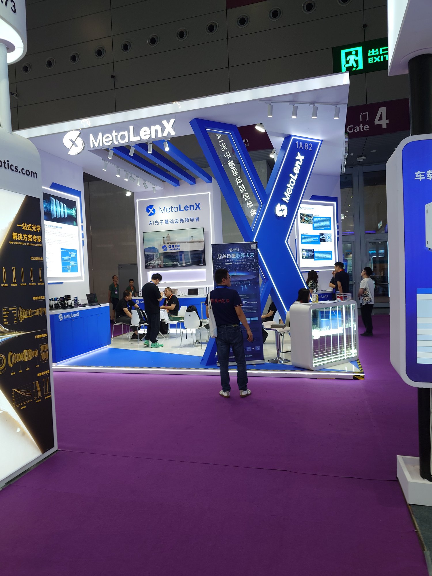 MetaLenX booth
